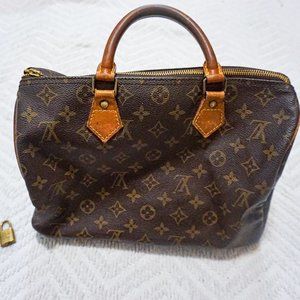 Louis Vuitton Monogram Speedy 30 (AUTHENTIC)